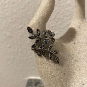 Ivy vine statement ring